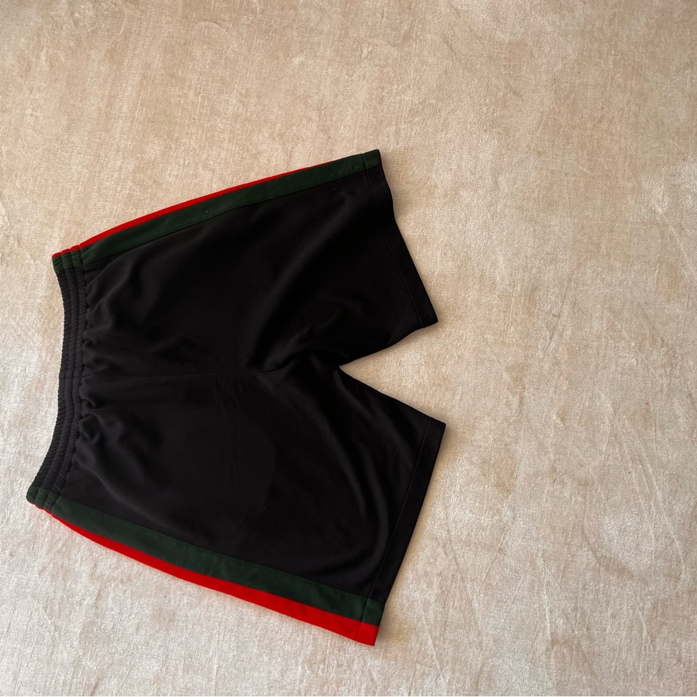 Gucci - Picture 4 of 9